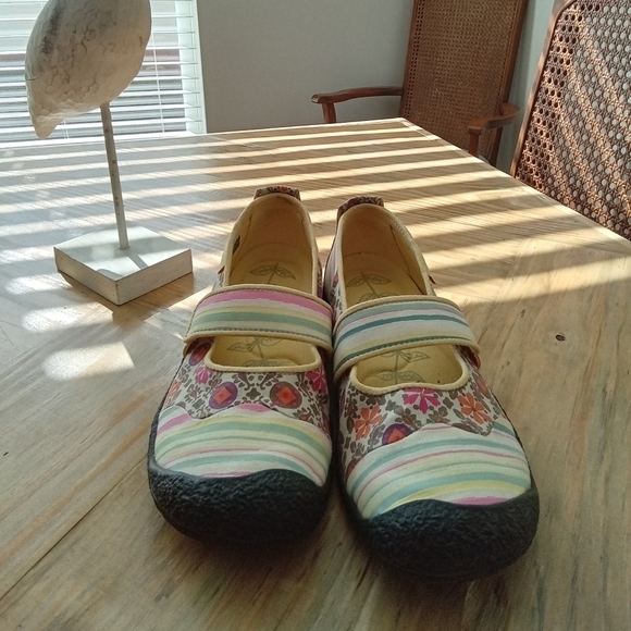 Keen Shoes - Keen Harvest Floral Stripe Mary Jane Flats Size 8.5